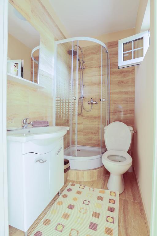 Casa Iulia Otel Haţeg Oda fotoğraf