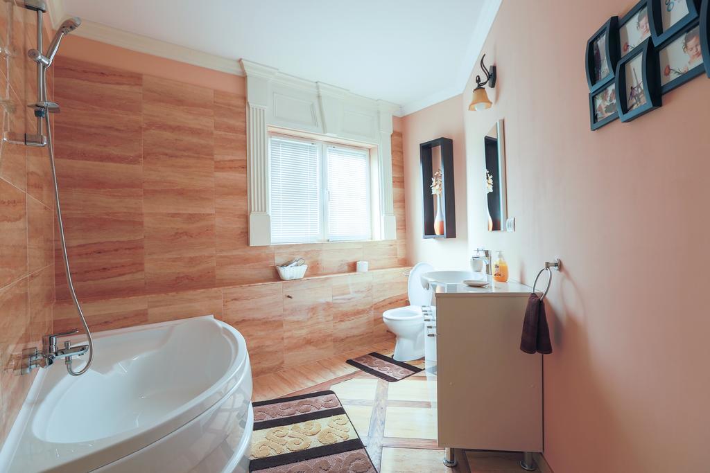 Casa Iulia Otel Haţeg Oda fotoğraf